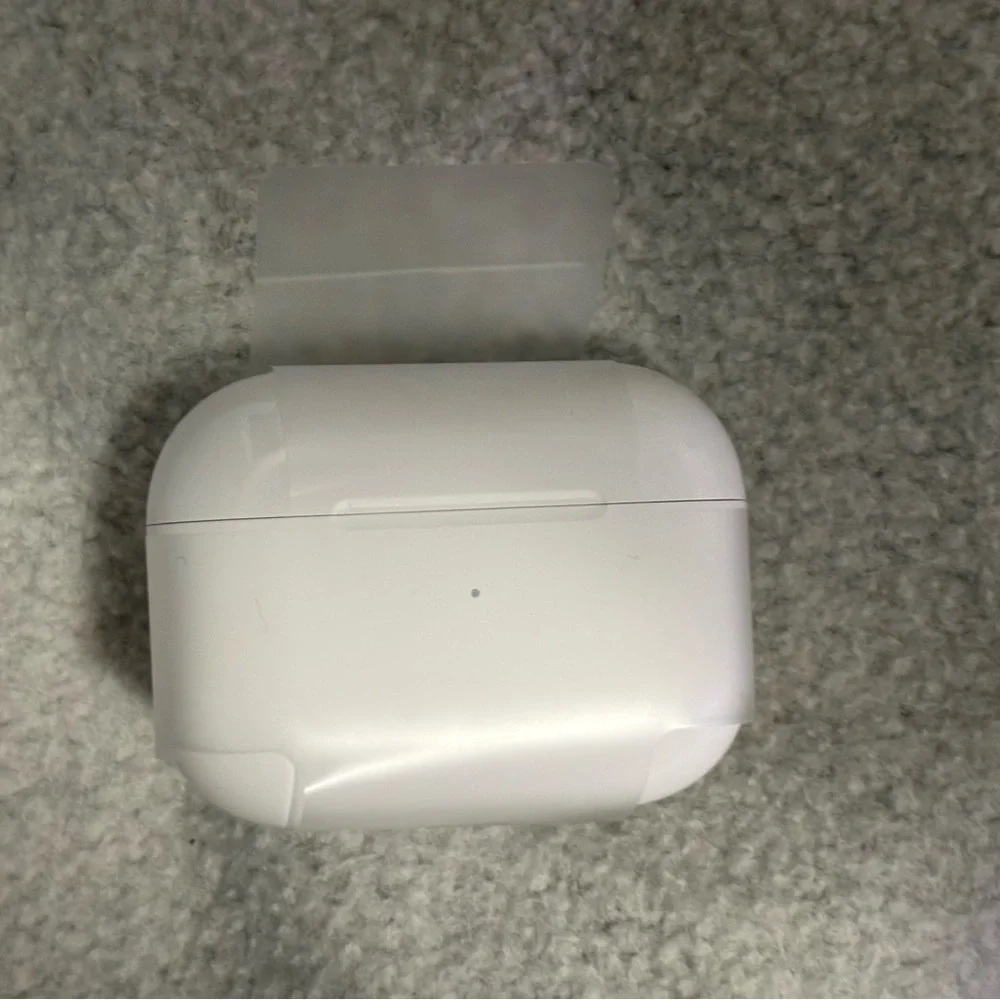 Apple AirPods Pro in White